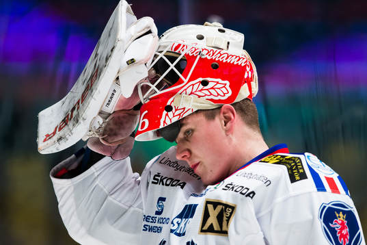 Oskarshamns målvakt Wictor Ragnewall deppar