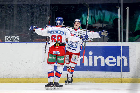 Oskarshamns Tom Hedberg jublar