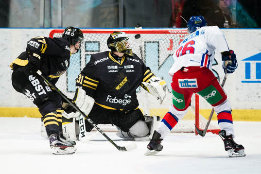 Oskarshamns Tom Hedberg gör avgörande 5-6 målet bakom