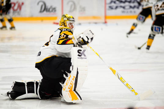 Skellefteås målvakt Joni Ortio före ishockeymatchen i