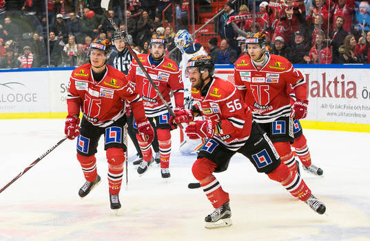 Örebros Johan Wiklander jublar