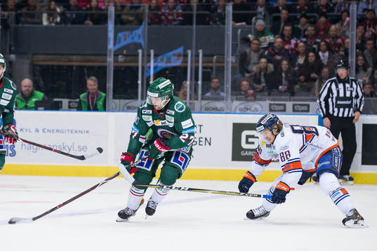 Frölundas Ponthus Westerholm och Växjös Adam Brodecki
