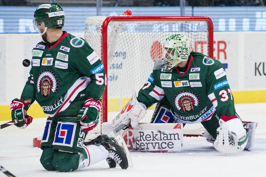 Frölundas Jonathan Sigalet och målvakt Johan Gustafsson