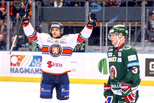 Växjös Eric Martinsson jublar