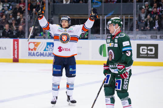 Växjös Eric Martinsson jublar