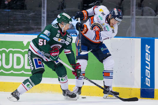 Frölundas Mats Rosseli Olsen och Växjös Eric Martinsson