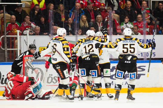 Skellefteås spelare jublar
