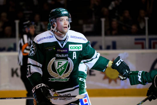 Färjestads Johan Ryno jublar