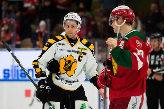 Skellefteås Mark Katic och Moras Emil Bejmo