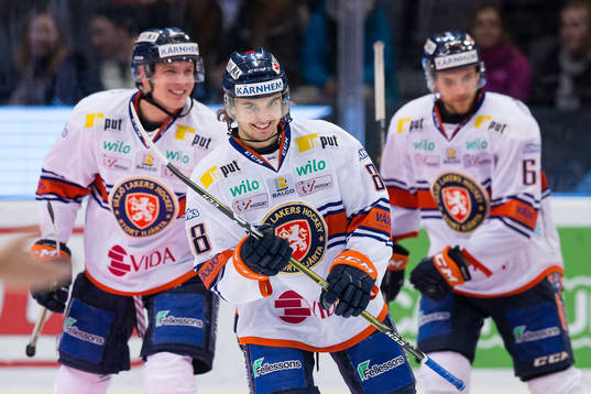 Växjös Adam Brodecki jublar