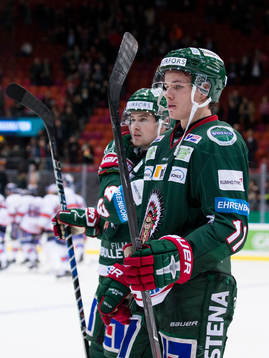Frölundas Jesper Emanuelsson och Victor Olofsson deppar