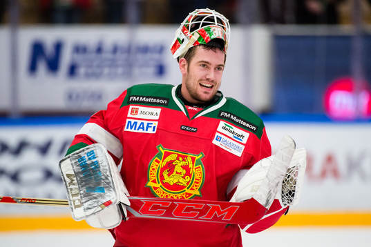 Moras målvakt Mattias Pettersson jublar
