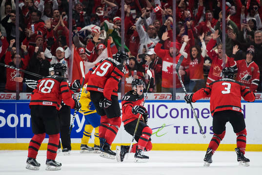 Kanadas Victor Mete, Drake Batherson, Tyler Steenbergen och