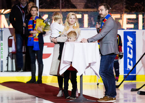 Djurgårdens före detta målvakt Mikael Tellqvist tackas