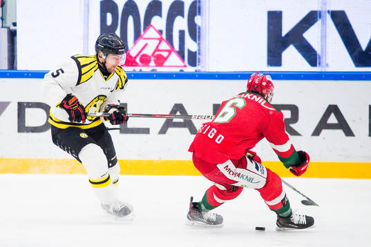 Brynäs Lukas Kilström och Moras Steven Seigo