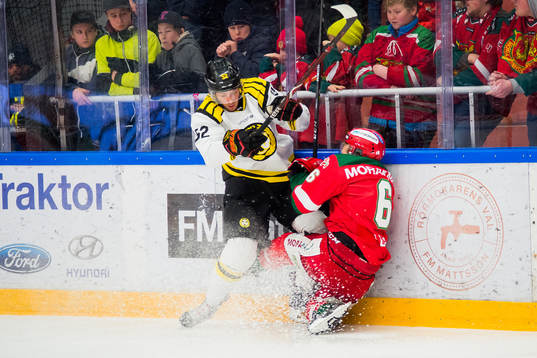 Brynäs Christopher Liljewall och Moras Steven Seigo