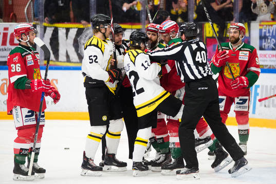 Bråk mellan Brynäs Samuel Asklöf och Moras Brandon