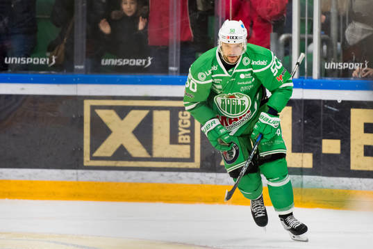 Rögles Juhamatti Aaltonen  jublar