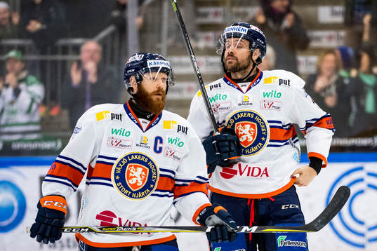 Växjös Liam Reddox och Noah Welch deppar