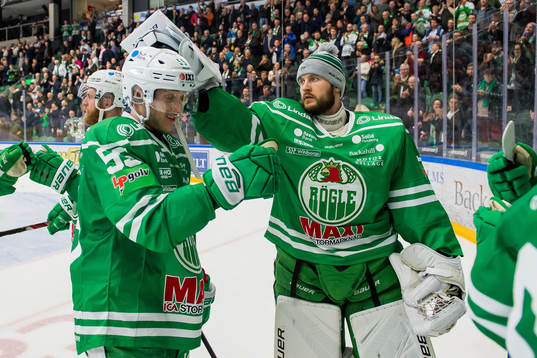 Rögles Ben Youds och målvakt Ville Kolppanen