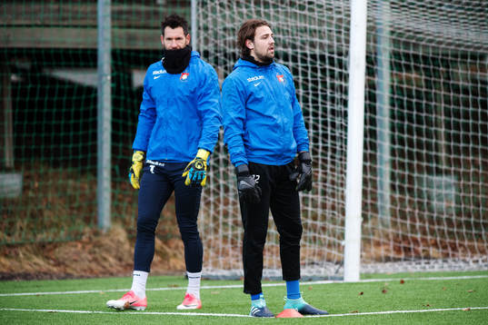 Målvakt Stojan Lukic och målvakt Kristoffer Björk