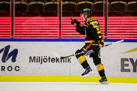 Skellefteås Jonathan Pudas jublar