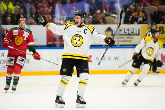 Brynäs Jacob Blomqvist jublar