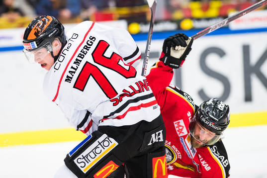 Örebros Jare Sallinen och Luleås Daniel Sondell
