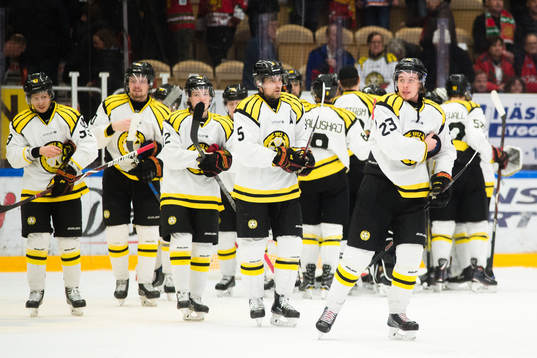 Brynäs Lucas Carlsson jublar