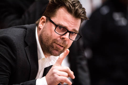 Karlskronas tränare Ove Molin  reagerar