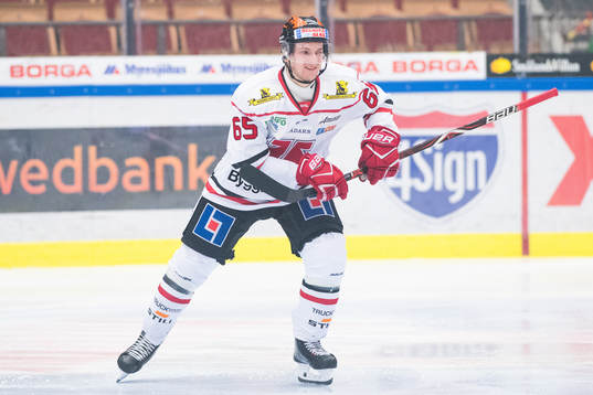 Örebros Sakari Manninen jublar