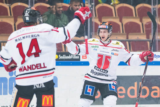 Örebros Sakari Manninen jublar
