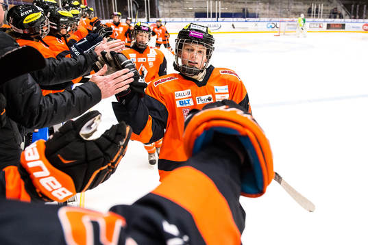 Karlskronas Selma Linderoth jublar