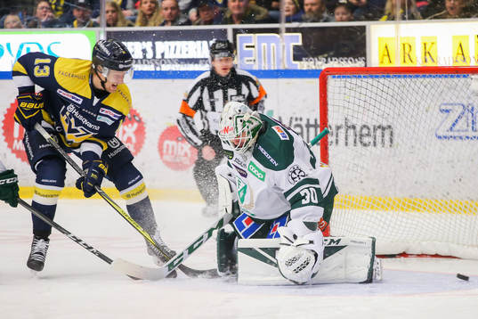 Bläddra bland fler bilder av Ishockey, SHL, HV71 - Färjestad