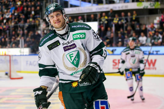 Färjestads Johan Ryno jublar