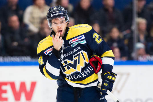 s Stefan Elliott