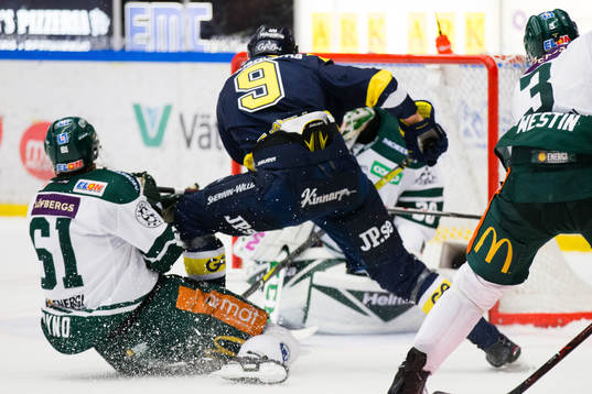 s Victor Ejdsell gör mål till 5-5