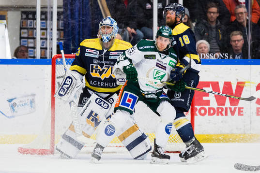 s målvakt Fredrik Pettersson-Wentzel och Topi Jaakola