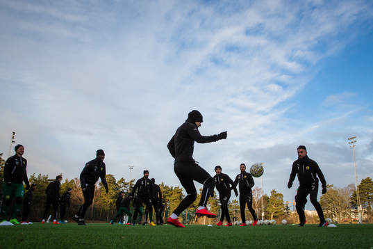 Hammarbys spelare med en övning