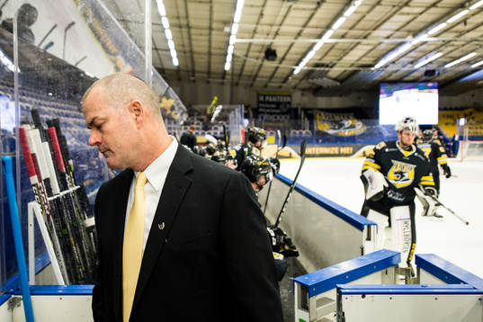 Panterns tränare Joby Messier deppar