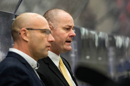 Panterns tränare Joby Messier och assisterande tränare