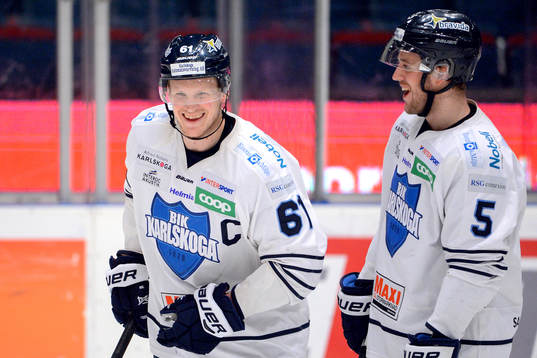 Karlskogas Mikael Eriksson och Richard Blidstrand värmer