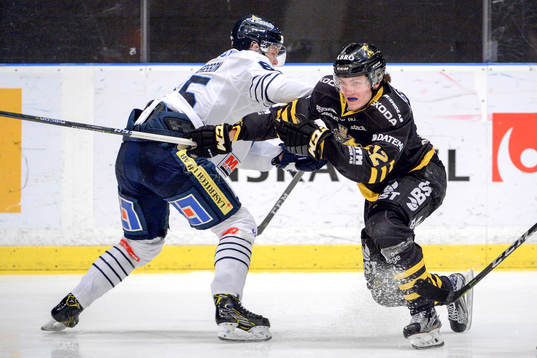 s Max Lindholm