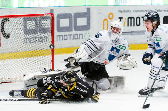 s Jesper Frödén blir fälld på ett friläge och drar på