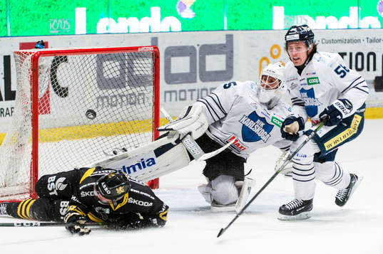 s Jesper Frödén blir fälld på ett friläge och drar på