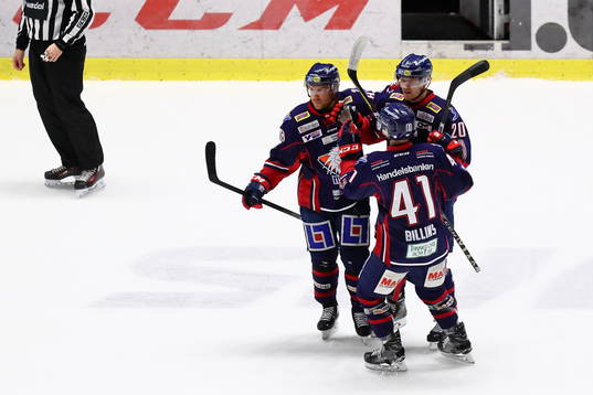 Målgörare Nick Sörensen i Linköping jublar