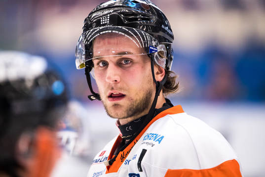 Karlskronas Daniel Gunnarsson  deppar