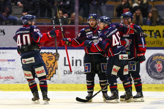 Linköpings Jimmy Andersson jublar med lagkamrater