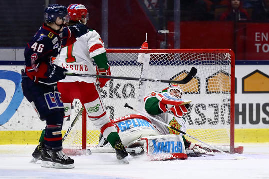 Linköpings Jimmy Andersson (ej i bild) har gjort mål 3-0