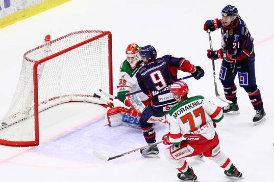 Linköpings Emil Sylvegård gör 1-0-målet bakom Moras